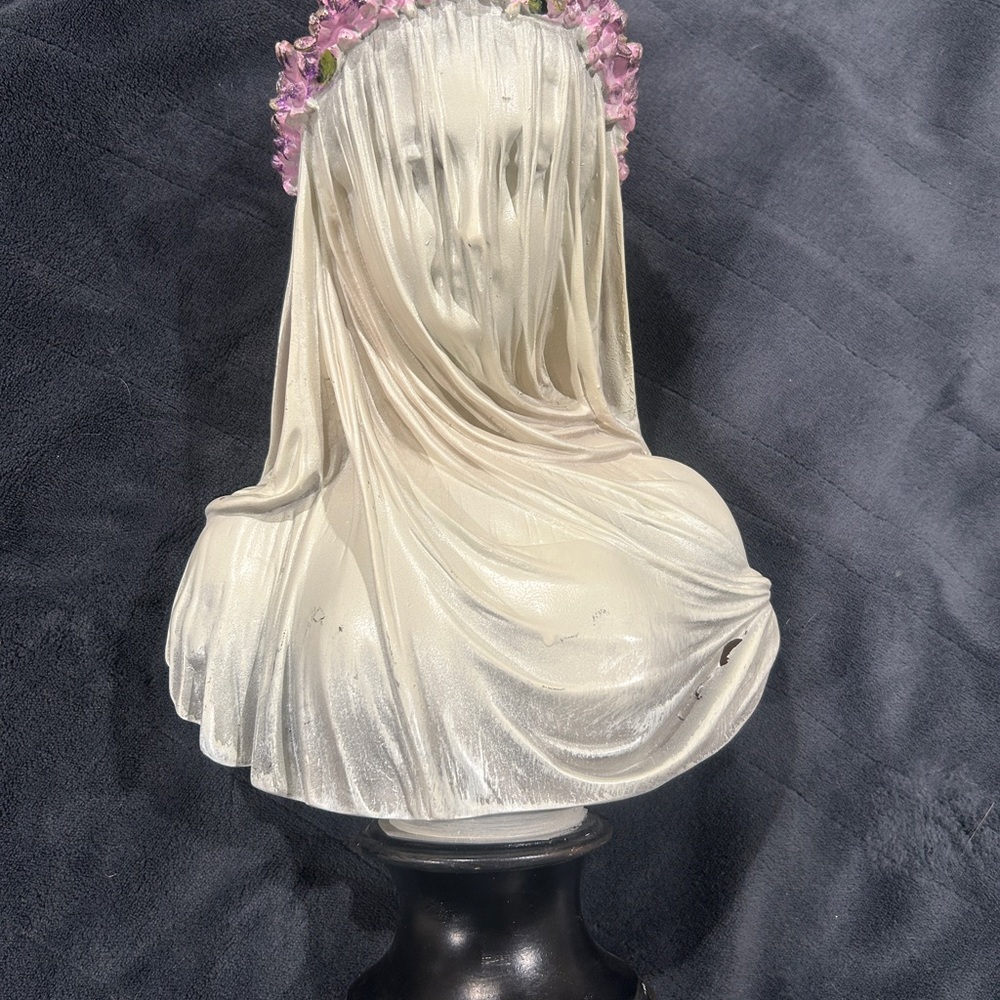 Ashland Veiled Bride Bust